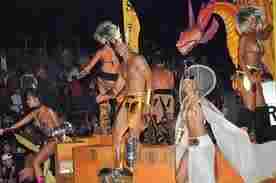 Lots of flesh in Vera Cruz 
