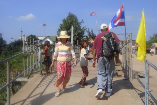 ...as I and others walked back and forth on the bridge in the little area between the Thai immigration and Cambodian immigration. 