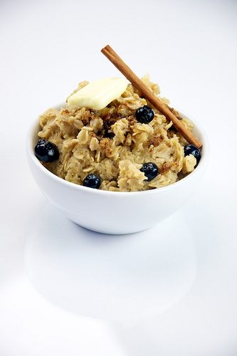 Oatmeal makes a filling and low-calorie breakfast