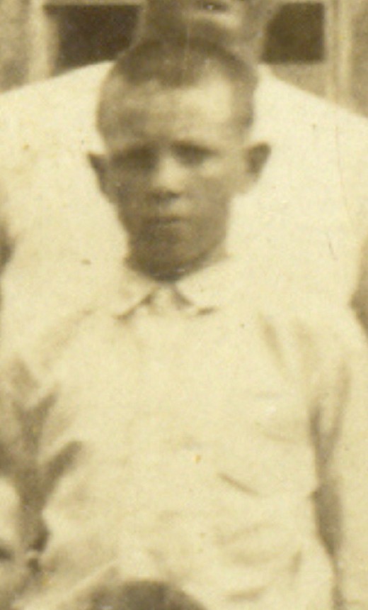 Prentice Devon Brown (#1 3rd & 4th row) August 24, 1912 