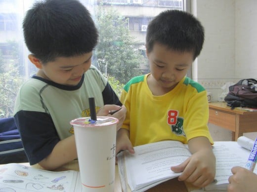 Taiwanese children practicing a tongue-twister