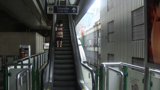 To Asok Platform Mo Chit Line