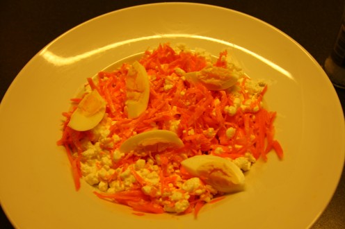 Cottage cheese, egg and grated carrot was actually much more appetising and deliceous than it looks.