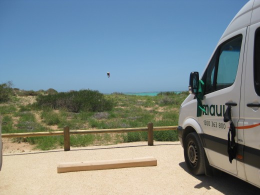 Campervans everywhere at Ningaloo Reef !