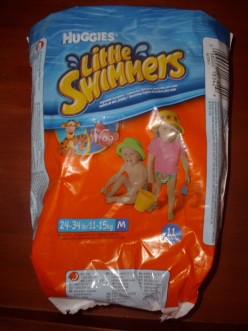 HUGGIES LITTLE SWIMMERS NAPPIES PHOTOS AND REVIEW