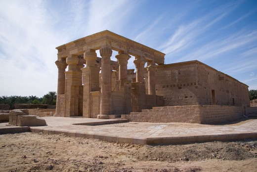 Temple of Hibis--a mix of Persian and Greek influences.