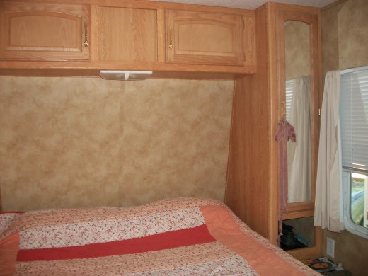 Queen size bedroom