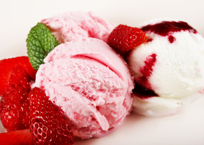 Ice creams may seem tempting in summer but can interfere with digestion. Image:  DIA - Fotolia.com