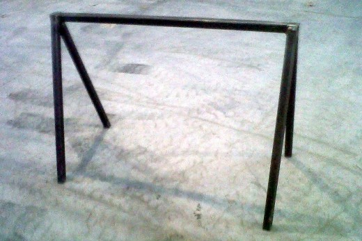 Today I spent a couple of hours fabricating a saw horse...