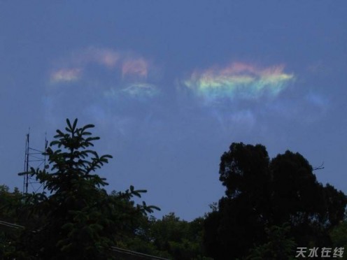 Tianshui City, Gansu province. A chinese photographer took this picture 2 hours before the 12 May 2008 earthquake - Rainbow Earthquake Cloud