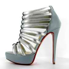 Here it is in silver and blue jean. These shoes are adorable. 