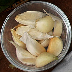 The best way to prepare garlic and the health benefits of having garlic in your daily diet.