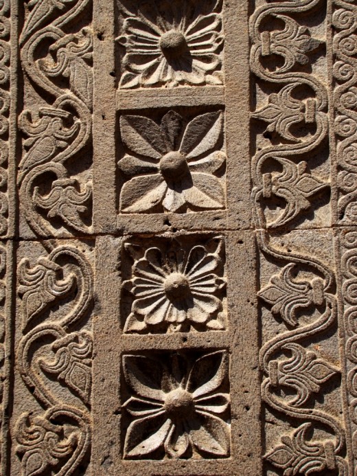 Stone art on the main gate 