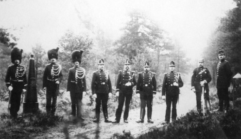 German, Luxembourg and Belgian border officials at Huldange-Forge in 1910
