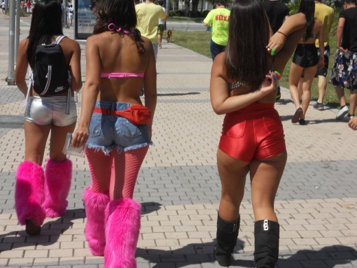 Neon is alive and well at Ultra