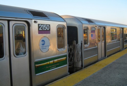 An above-ground subway stop in New York City / Photo by E. A. Wright 2010