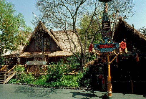 Kikkoman welcomed guests to the exotic Tahitian Terrace (right), located adjacent to the Tiki Room (left).  CC lic: http://bit.ly/wmgij