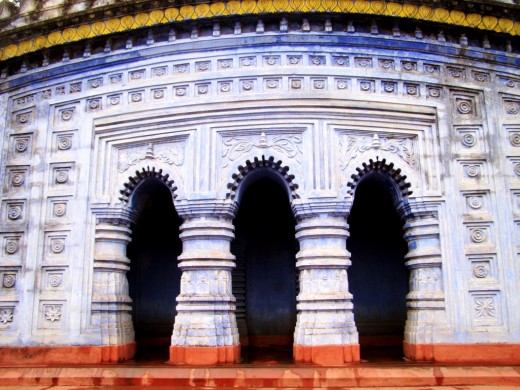 The triple entrance of Radha Madhav temple