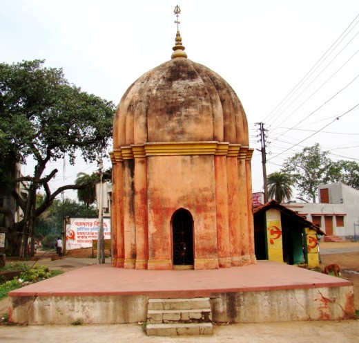 A small Rekh/Shikhar type Shiva temple with deep "Ratha" projections; on the main road, Khandra