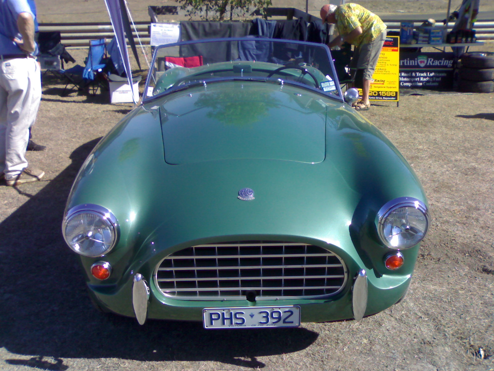 Name the car. Without enlarging the picture.