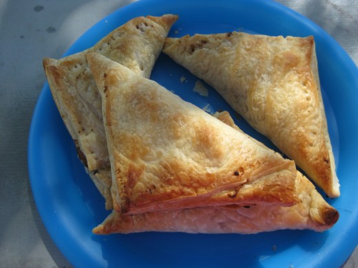 Enjoy your savoury triangles !