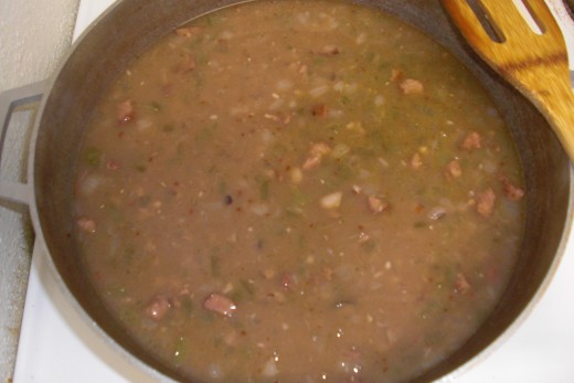 Finished pot of Homemade Blackeyed Peas with Country Style Bacon.  Looks great to me!