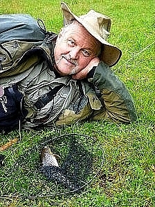AUSSIE FARMER HARD AT WORK