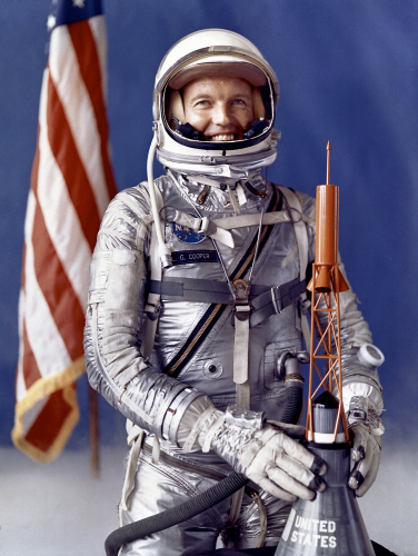 Astronaut Gordon Cooper saw a UFO heading for his capsule