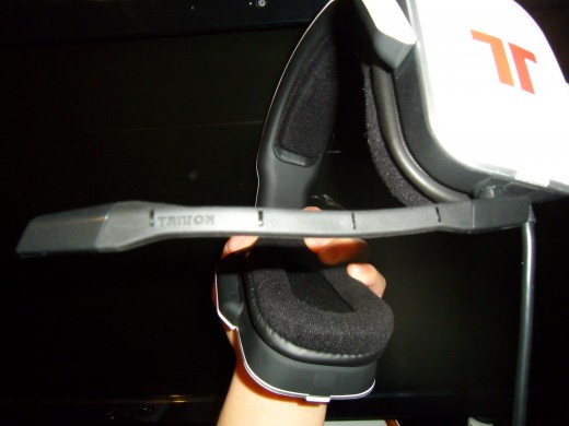 The mic can detach, turning them into a great headset for your smartphone, PC, iPod, etc.