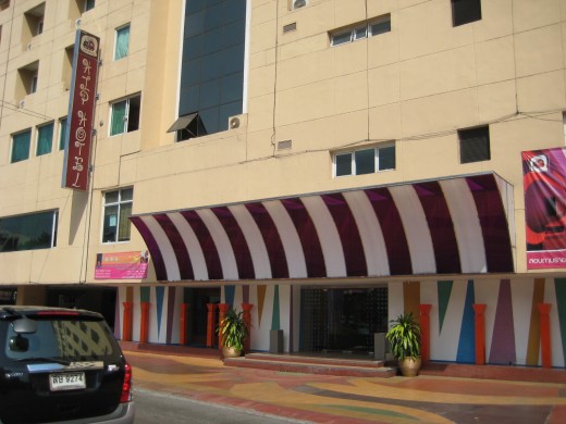 Entrance to Hip Hotel in Huay Kwang Bangkok