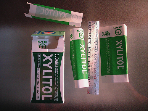 Xylitol comes in powder form, and it is usually added to low-carolies or sugar free mint, gum and many products. http://www.flickr.com/photos/21183164@N07/2266041740/ 