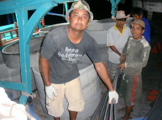 Cargo Boat and Who Helped With the Exit to Land 