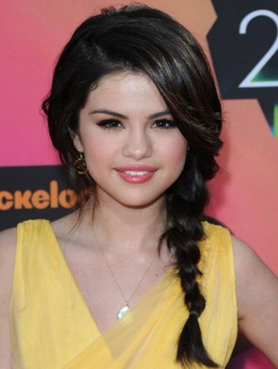 Selena Gomez looks great in a ultra hot side braid.