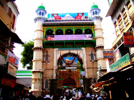 The main entrance to the Dargah