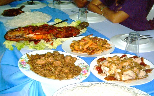 Tropical Long Table (Photo by Travel Man)