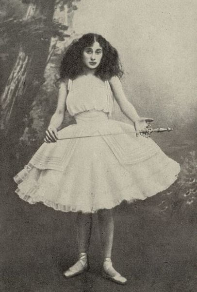 Photo of Anna Pavlova 1881-1931 - Prima ballerina of the St. Petersburg Imperial Theatres - in the title role of the ballet Giselle