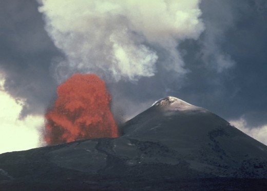 Pu'u O'o eruption previous to the one I witnessed: June 1986.