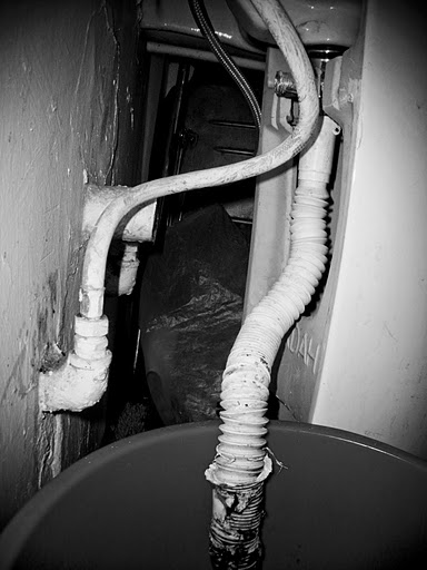 Unclogging drain pipe