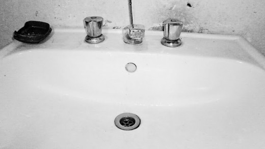 Bathroom sink