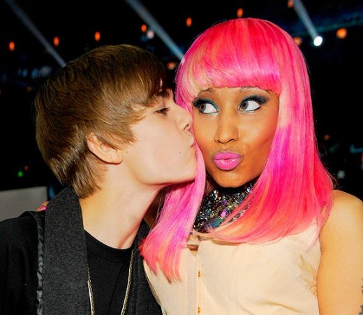 Team Throb Justin Bieber kissing Nicki Minaj in a classic pink wig