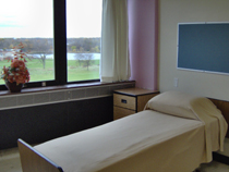 This room looks nice and clean, doesn't it?