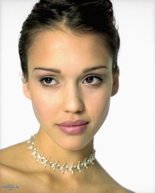 Watch the Jessica Alba video - produced with Photo Story 3!