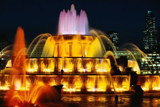 Buckingham Fountain in Grant Park is a familiar land mark in Chicago where many free festivals and free concerts are held each year in Chicago.