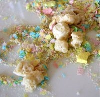 An example of either Lucky Charms or Marshmallow Matey's cereal mixed with cereal dust. This looks like a decent ratio.