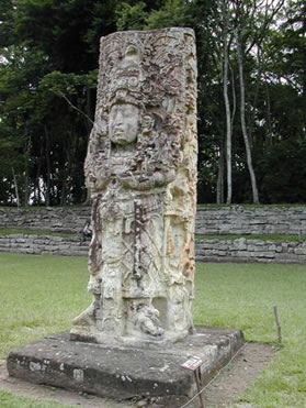 Stelae showing a king wearing a fancy outfit. 