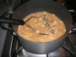 Quick and Easy Homemade Applesauce Recipe