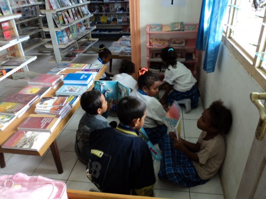 Free books for children. The money to buy the books comes from the fee that I charge to tourists for my guiding service.