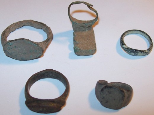 Roman Rings(one with a key