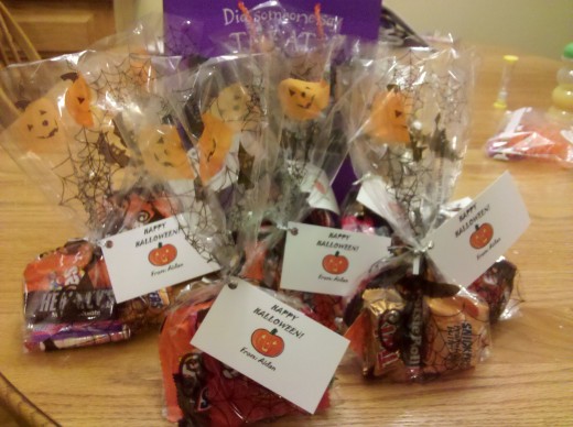 Our Halloween goodie bags with a personal note made on our home computer!