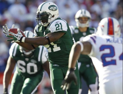 New York Jets' LaDainian Tomlinson (21) catches a pass during the second quarter of an NFL football game against the Buffalo Bills in Orchard Park, N.Y., Sunday, Nov. 6, 2011. (AP Photo/Derek Gee)